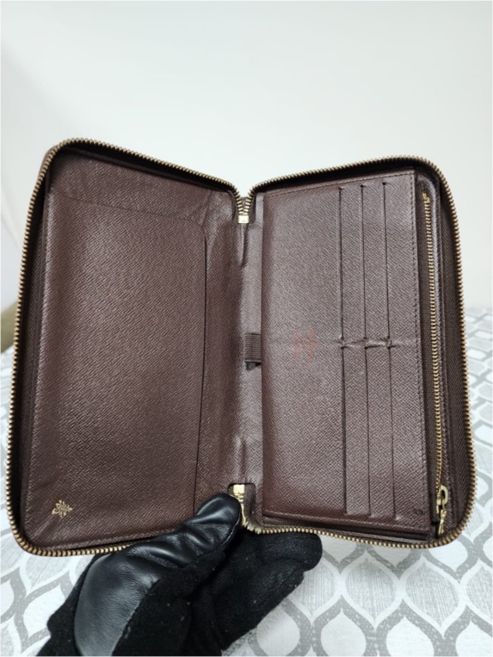 Authentic LOUIS VUITTON Damier Canvas Zippy Wallet Brown - Picture 6 of 13